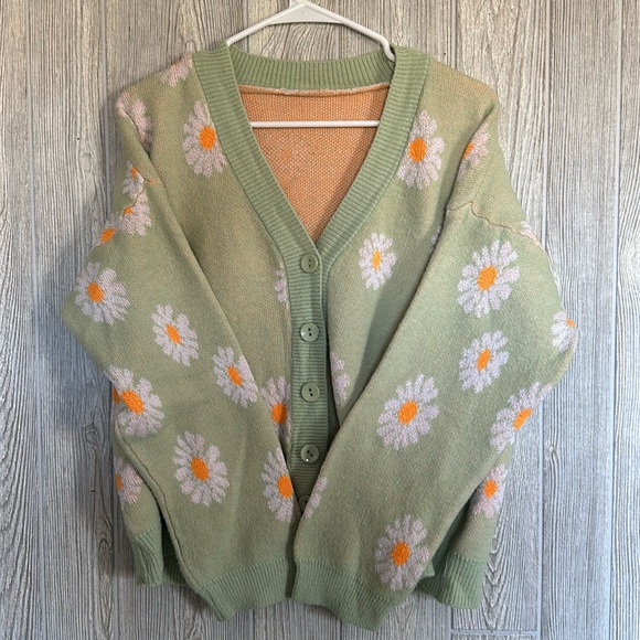Sweaters - Flower print sweater